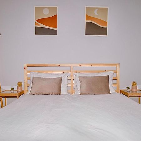 Cozy Studio In The City Center Солун Екстериор снимка