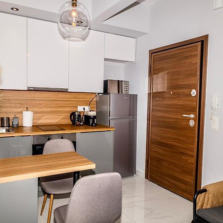 Cozy Studio In The City Center Солун Екстериор снимка