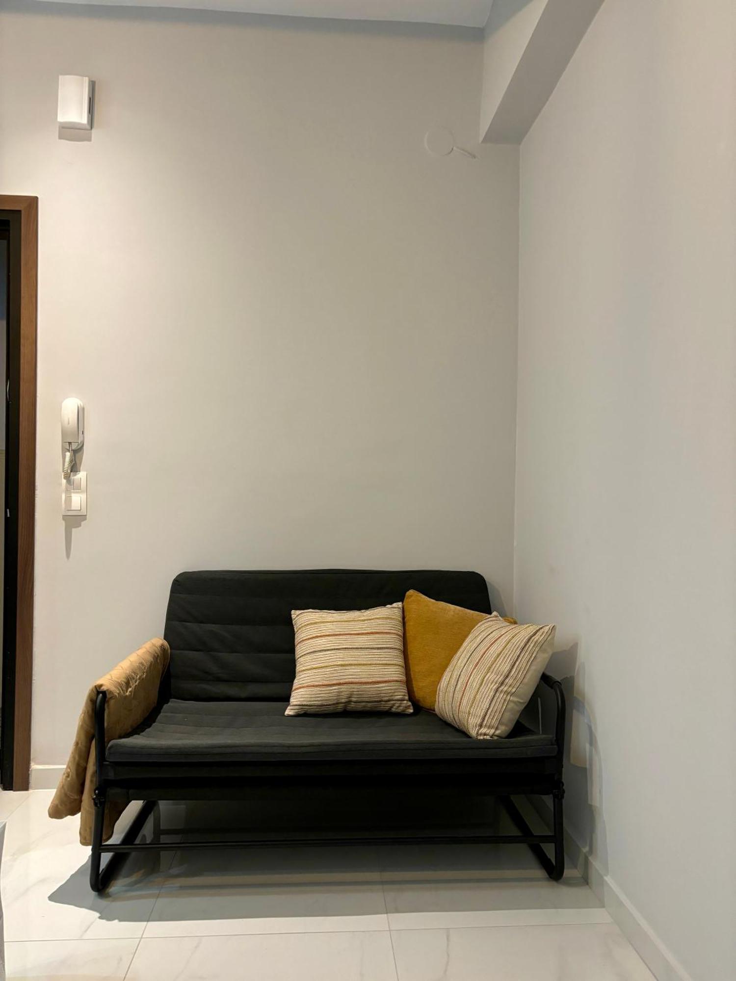 Cozy Studio In The City Center Солун Екстериор снимка