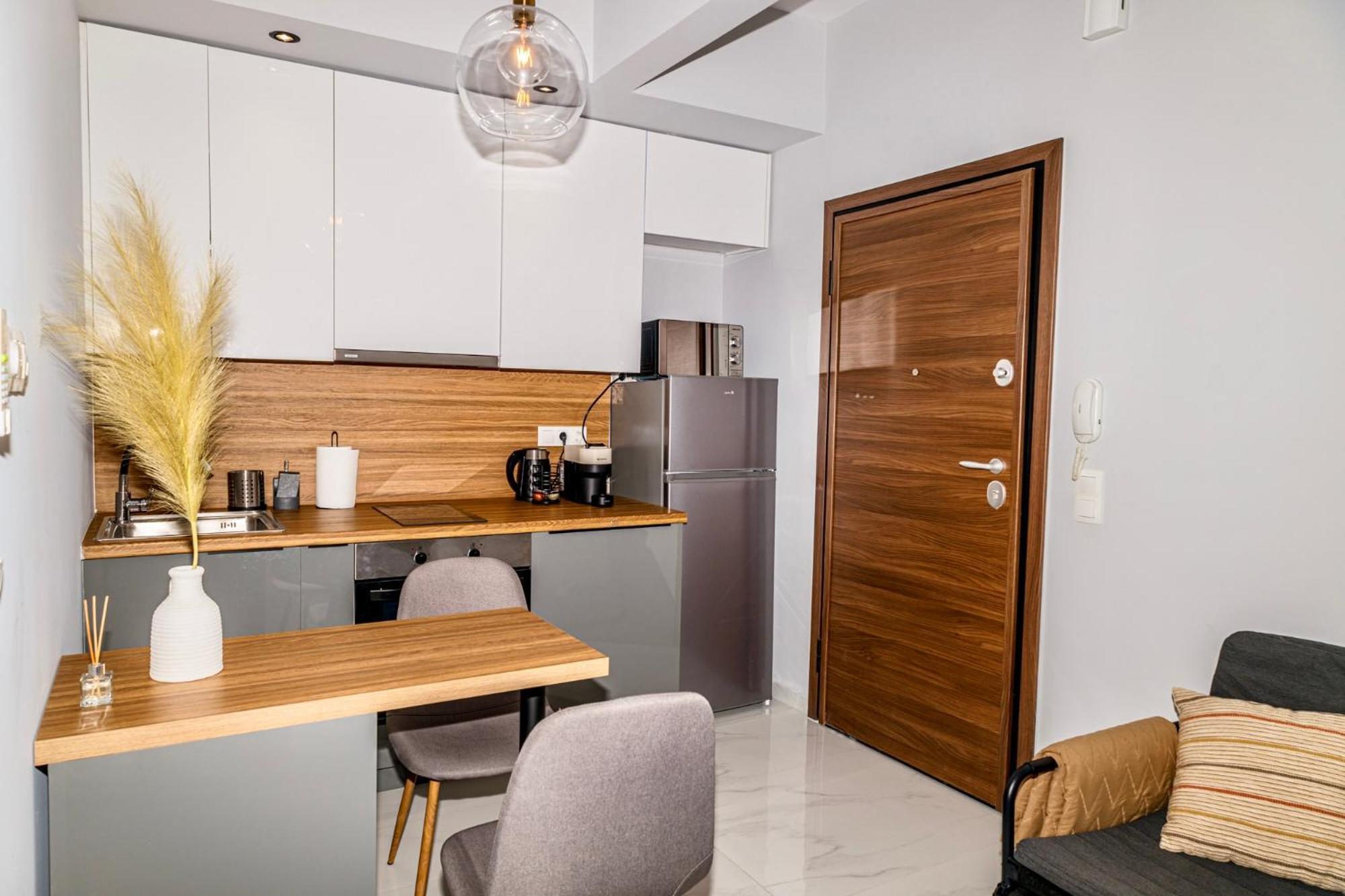 Cozy Studio In The City Center Солун Екстериор снимка